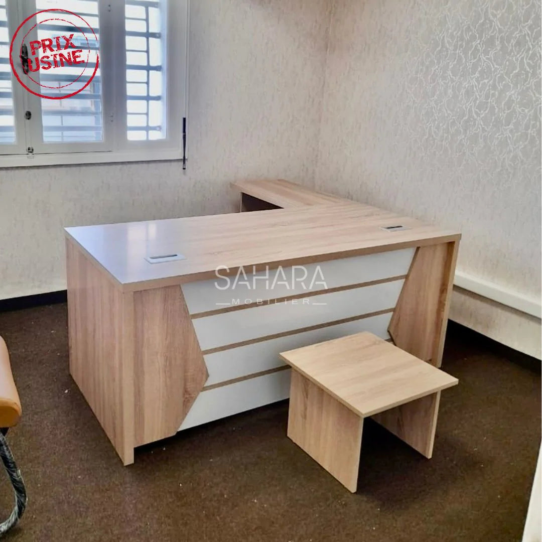 Bureau pour directeur au piètement Bois avec retour fixe  avec 2 passes câble avec table basse
