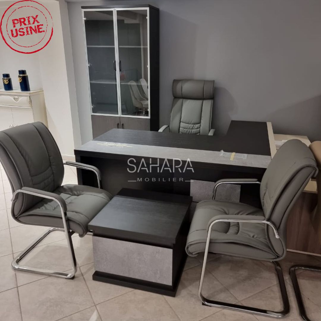 Bureau de direction avec retour  exposé avec pack de fauteuil gris en simili cuir  