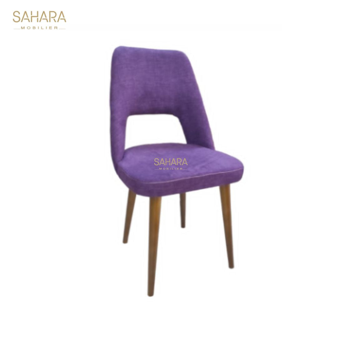 dossier d'une chaise pour table à manger tissu en violet piètements en bois