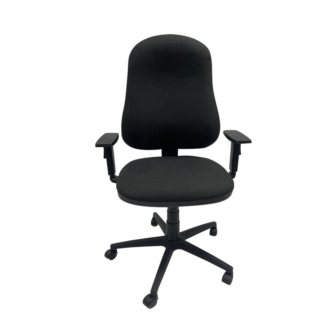 Fauteuil opérateur en tissu noir ave accoudoirs réglable en hauteur